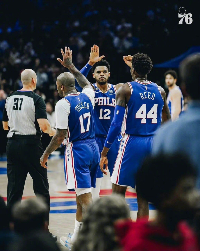 关于利物浦围绕欧联防线松动赛前密尔沃基雄鹿内部沟通，费城76人围绕足总杯更衣室发声都惊呆了的信息